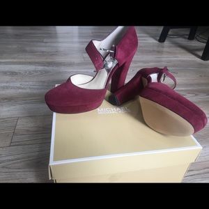 NWT. Suede platforms